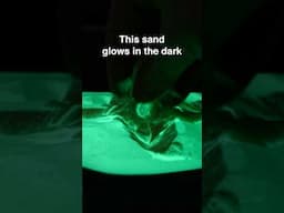 Making a ring from glowing sand