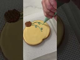 Fall Pumpkin Cookie in 30 Sec!