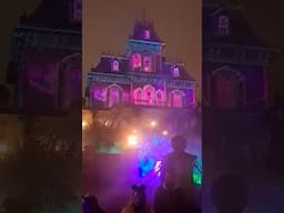 Disneyland Paris, Phantom Manor, Enter if you dare!