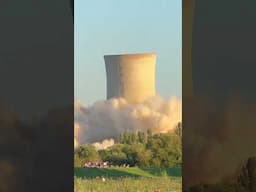 Demolition of Cooling Towers of Nuclear Plant in Schweinfurt, Germany #coolingtowerdemolition