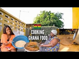 THIS GHANAIAN WOMAN MAKES AUTHENTIC GHANA FOOD WITH ME | LIVING IN GHANA