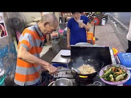 Amazing Cooking Skills of Vietnamese Chefs! Egg Fried Rice & Seafood Stir-Fried Noodles